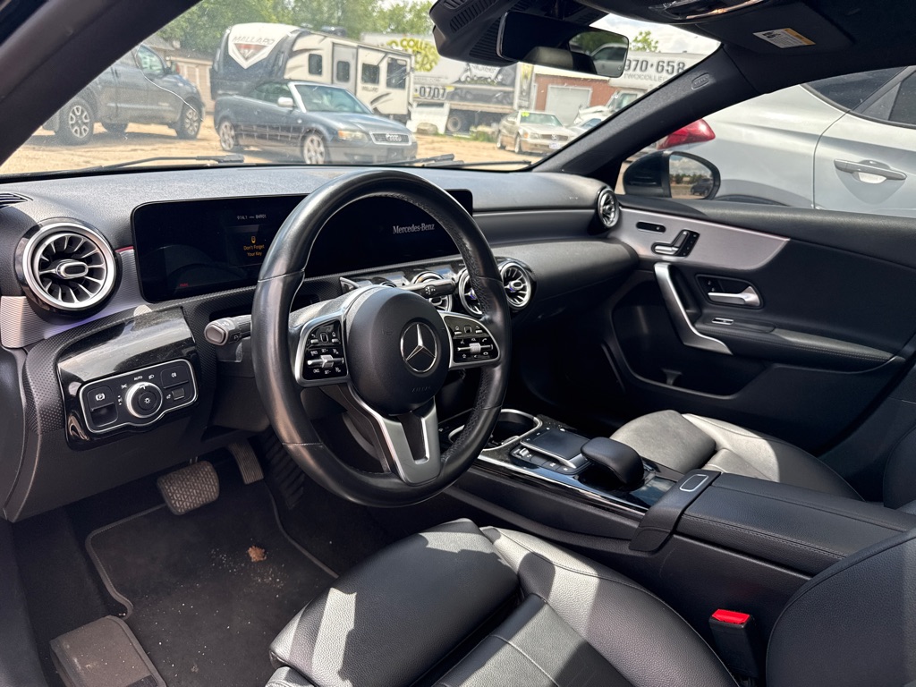 Photo 8 of this MERCEDES-BENZ A