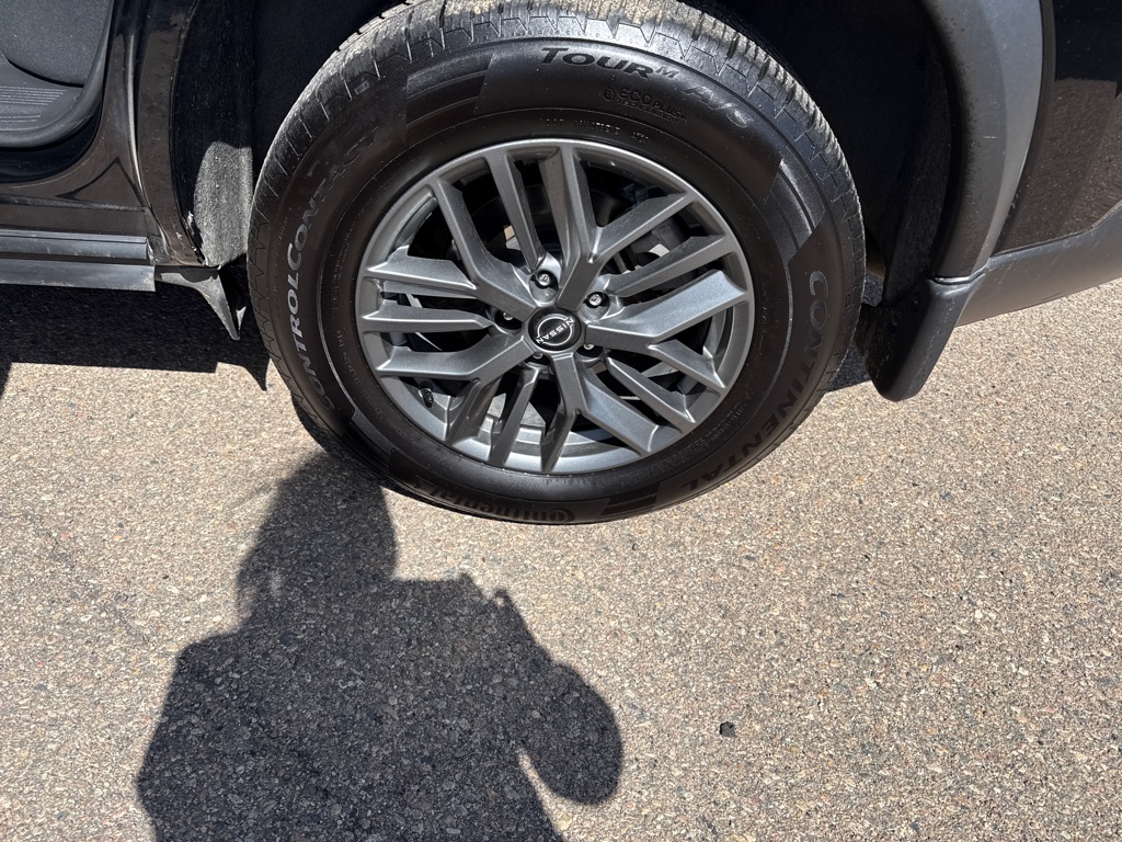 Photo 10 of this NISSAN ROGUE