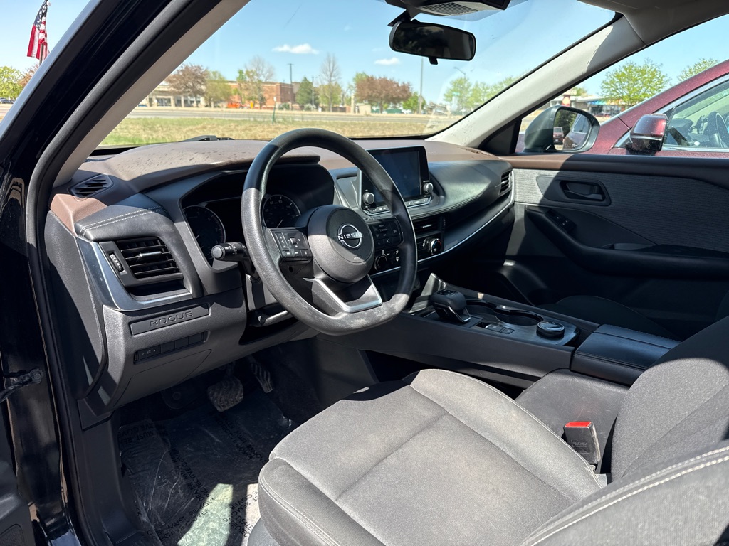 Photo 8 of this NISSAN ROGUE