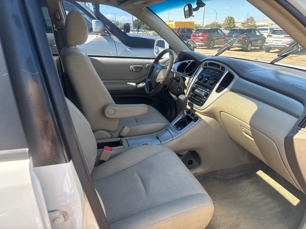 Photo 8 of this TOYOTA HIGHLANDER