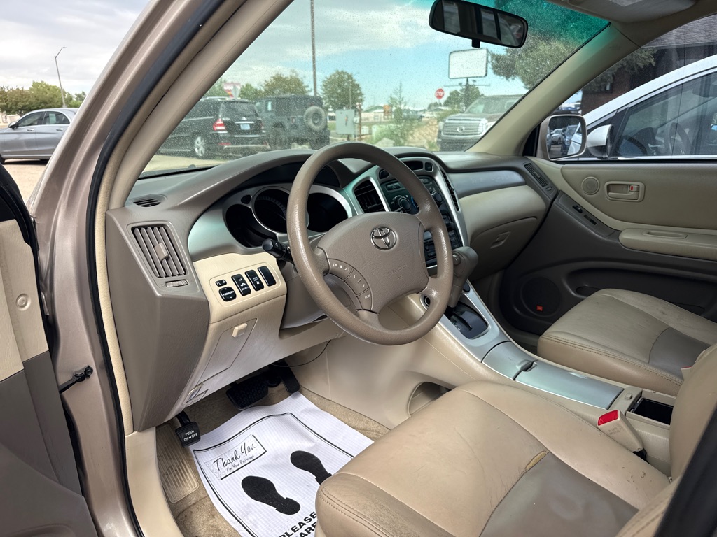 Photo 8 of this TOYOTA HIGHLANDER