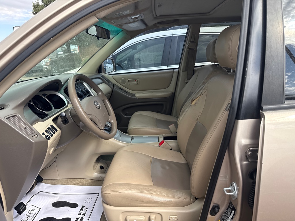 Photo 7 of this TOYOTA HIGHLANDER