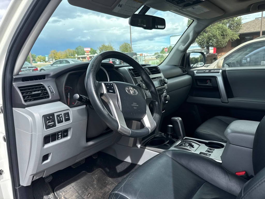 Photo 13 of this TOYOTA 4RUNNER