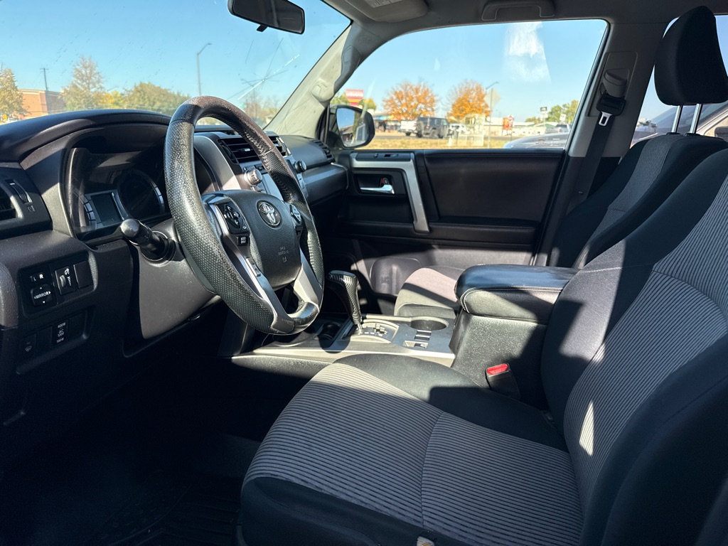 Photo 11 of this TOYOTA 4RUNNER