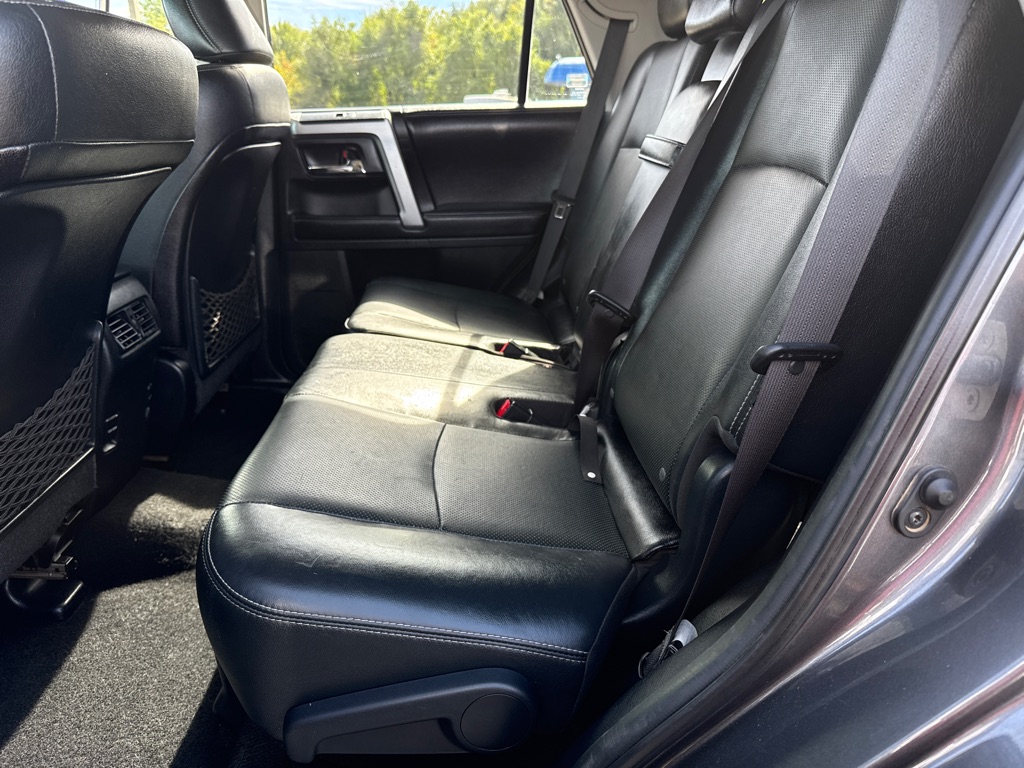 Photo 7 of this TOYOTA 4RUNNER