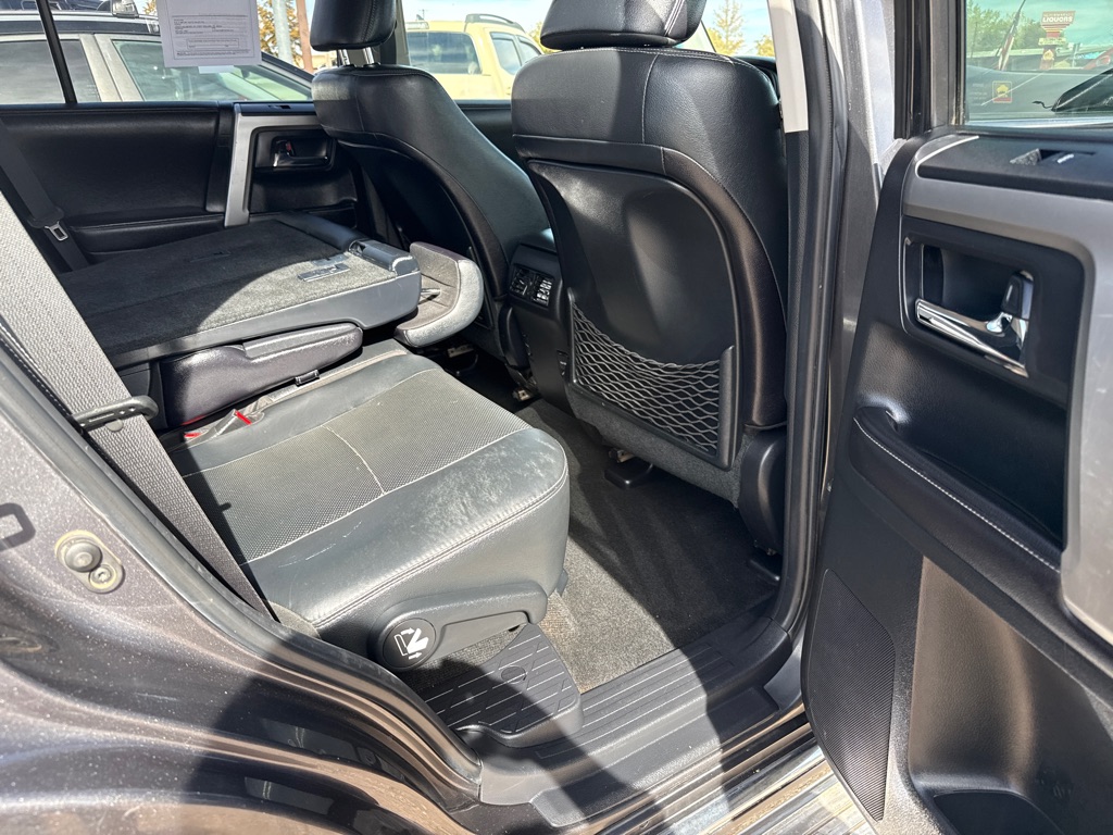 Photo 10 of this TOYOTA 4RUNNER