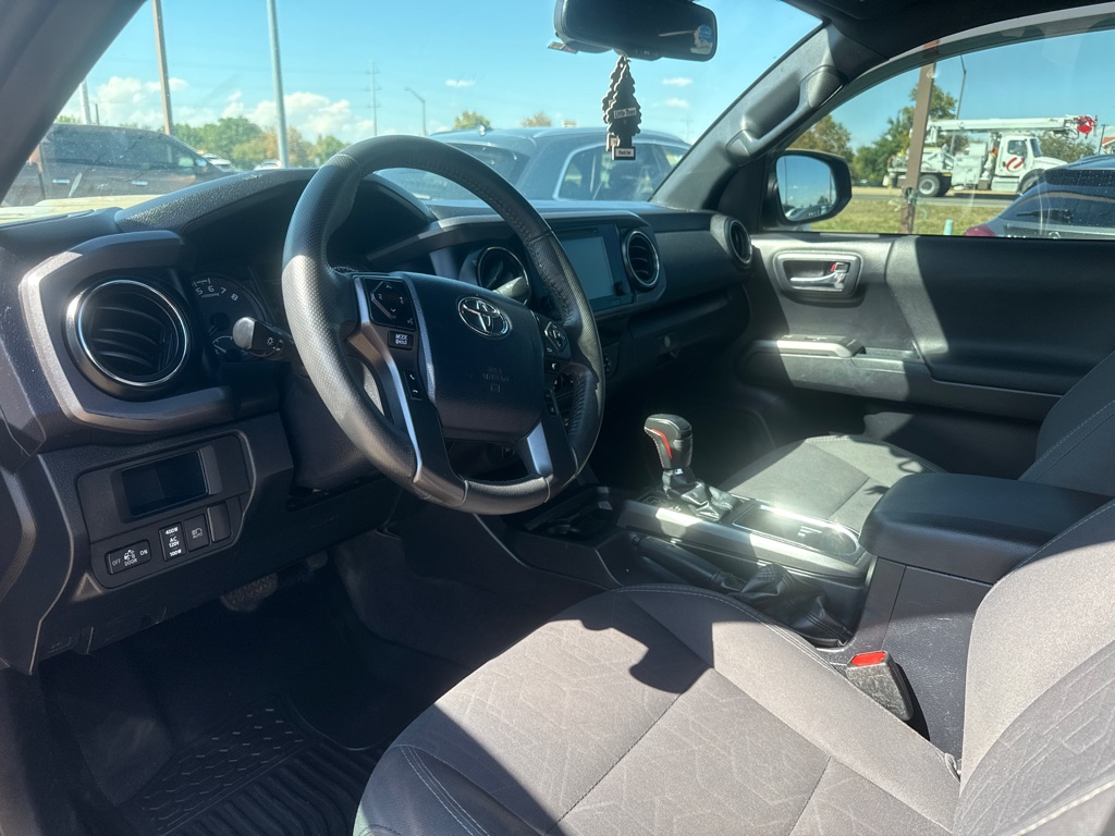 Photo 8 of this TOYOTA TACOMA