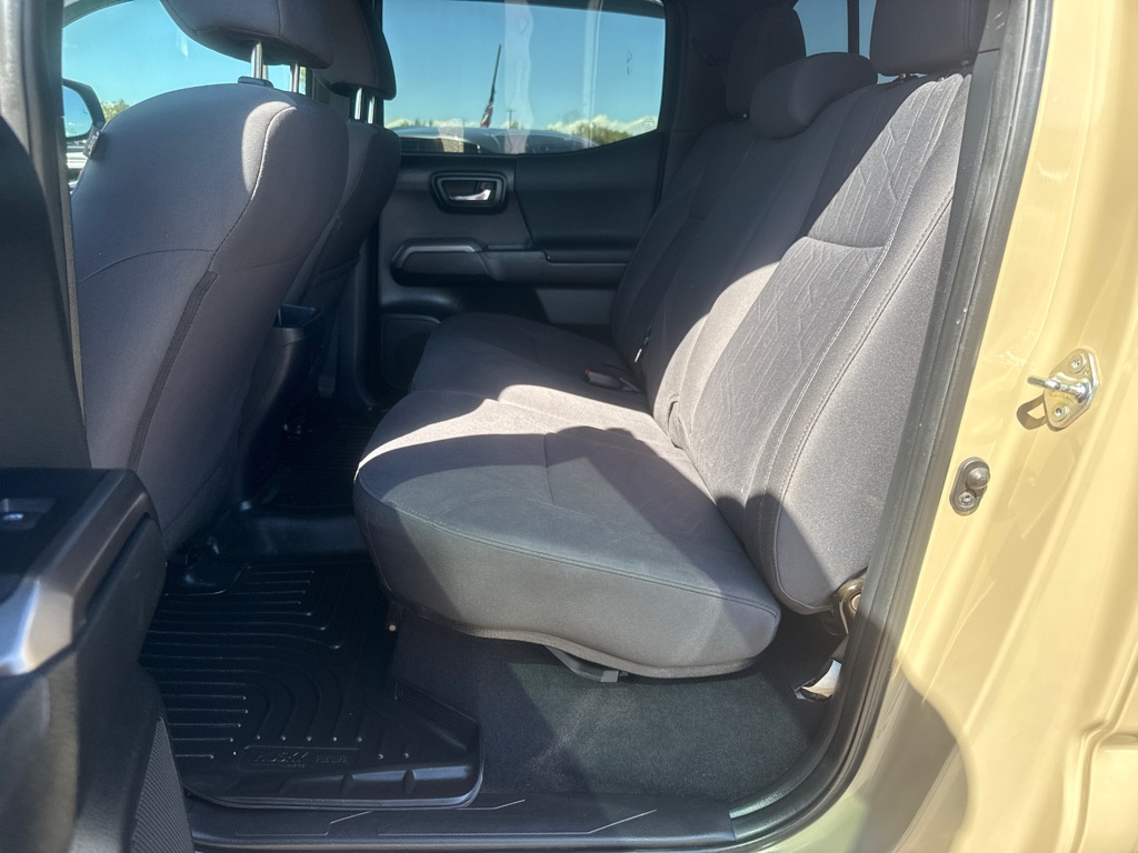Photo 9 of this TOYOTA TACOMA