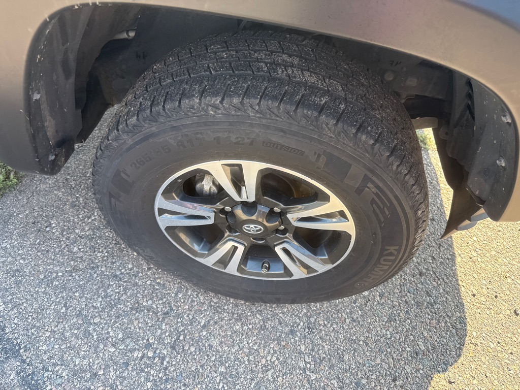 Photo 14 of this TOYOTA TACOMA