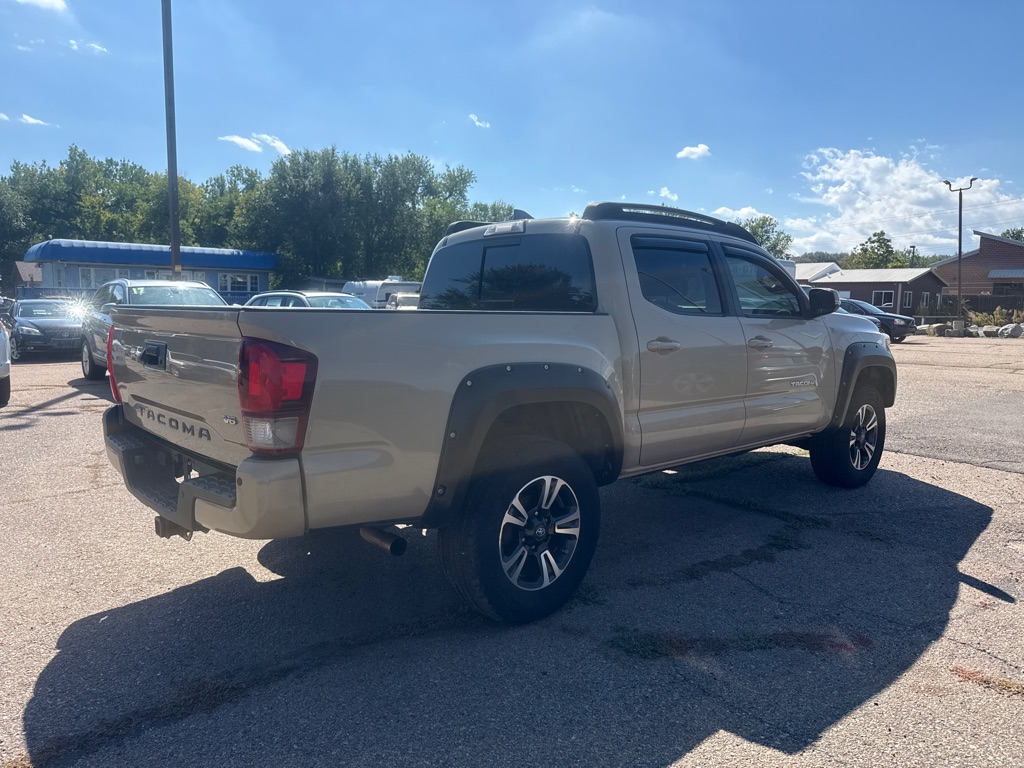 Photo 5 of this TOYOTA TACOMA