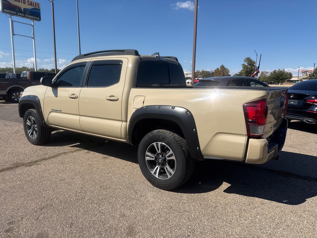 Photo 2 of this TOYOTA TACOMA