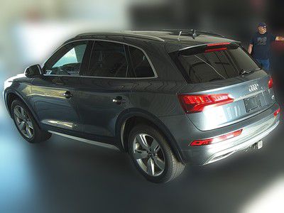 Photo 3 of this AUDI Q5