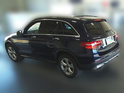 Photo 4 of this MERCEDES-BENZ GLC