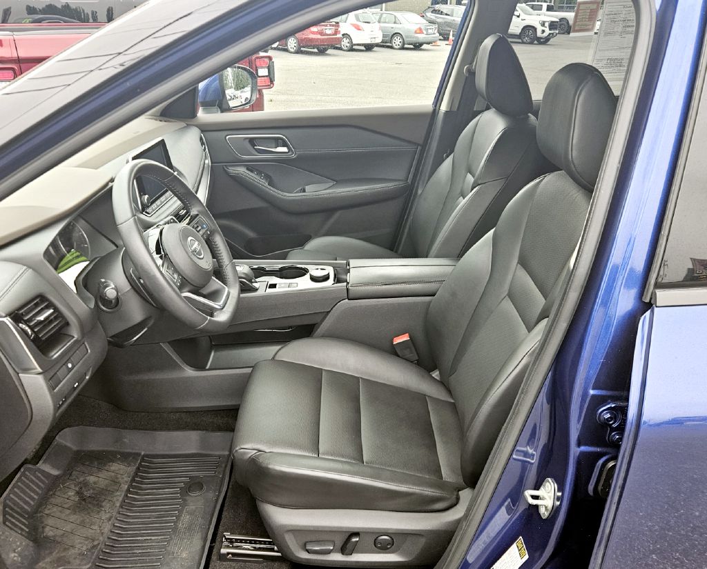 Photo 8 of this NISSAN ROGUE