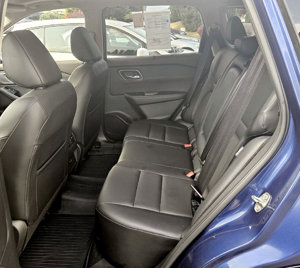 Photo 11 of this NISSAN ROGUE