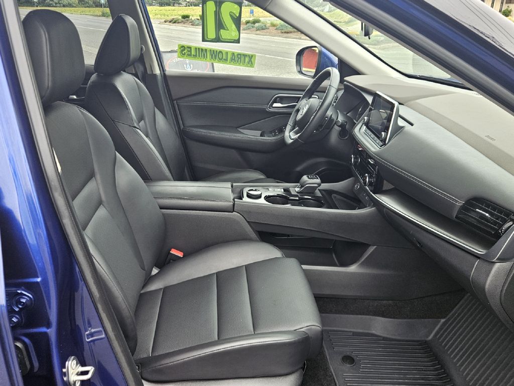 Photo 12 of this NISSAN ROGUE