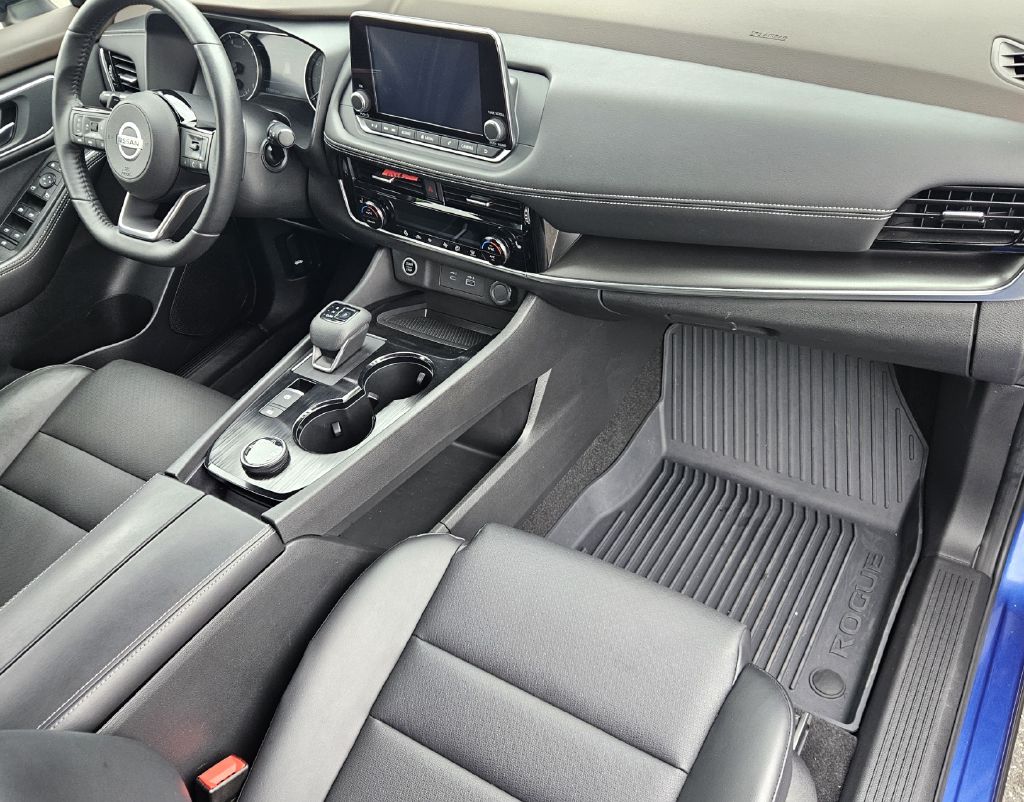 Photo 13 of this NISSAN ROGUE
