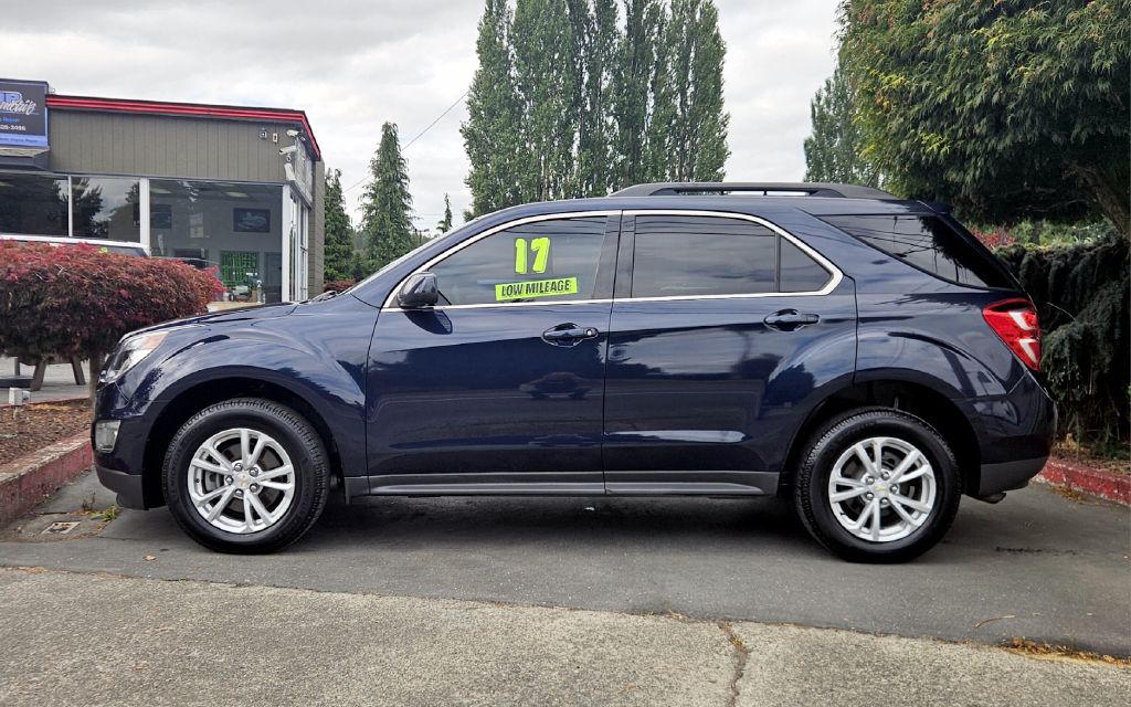 Photo 2 of this CHEVROLET EQUINOX