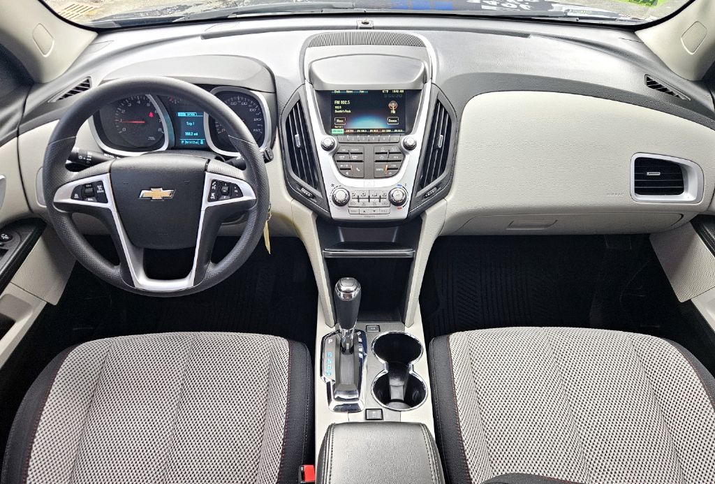 Photo 10 of this CHEVROLET EQUINOX