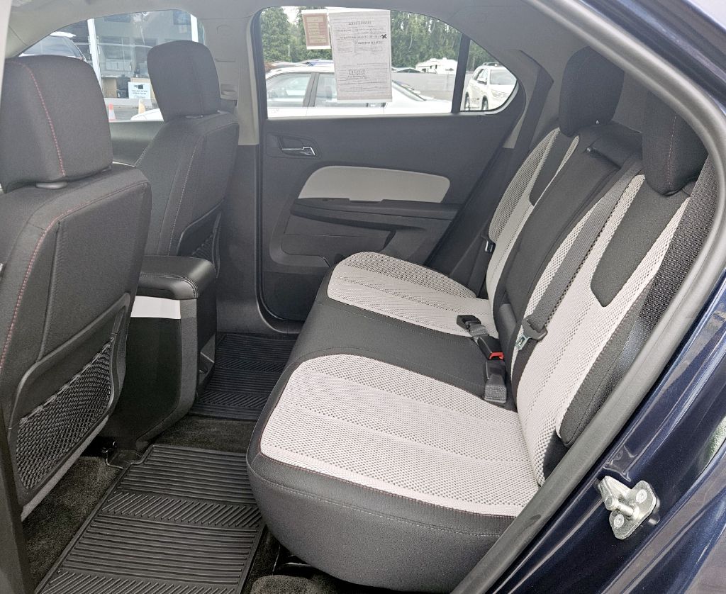 Photo 11 of this CHEVROLET EQUINOX