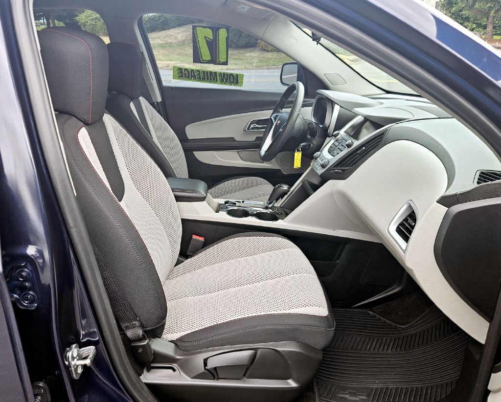 Photo 12 of this CHEVROLET EQUINOX