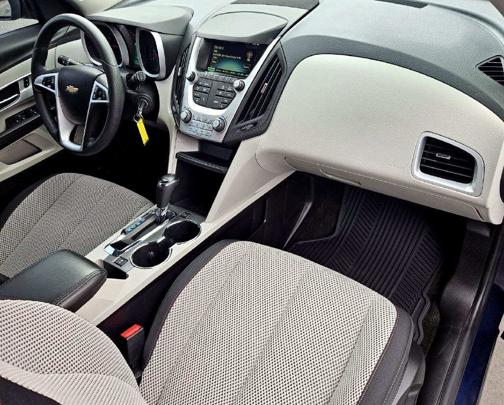 Photo 13 of this CHEVROLET EQUINOX
