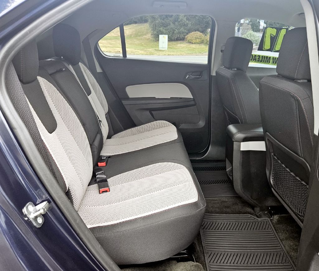 Photo 14 of this CHEVROLET EQUINOX