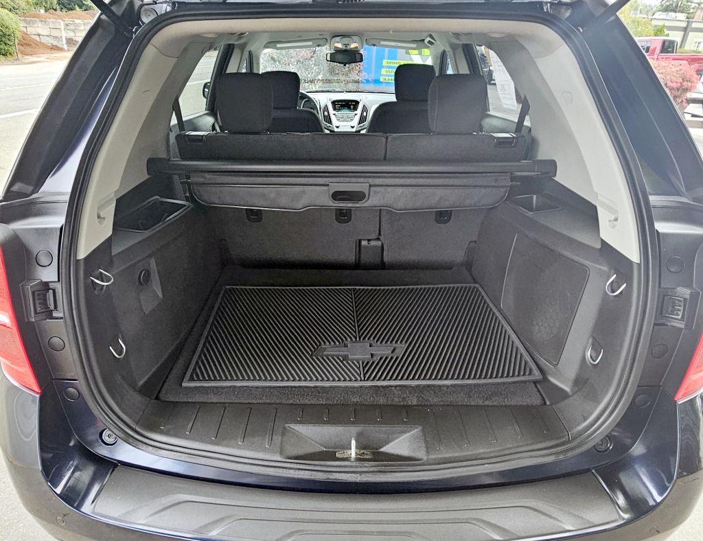 Photo 15 of this CHEVROLET EQUINOX