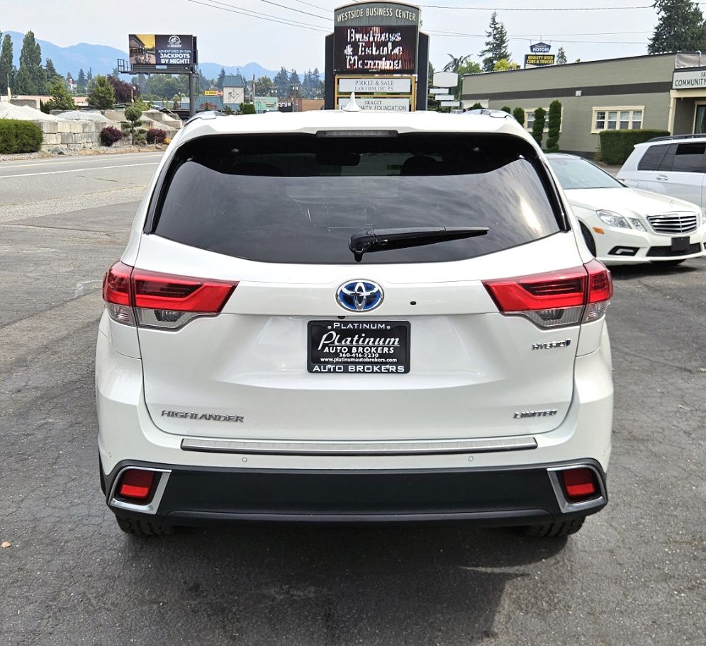 Photo 7 of this TOYOTA HIGHLANDER