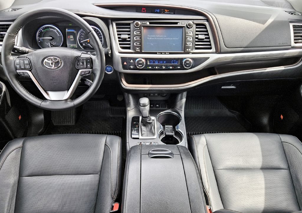 Photo 10 of this TOYOTA HIGHLANDER