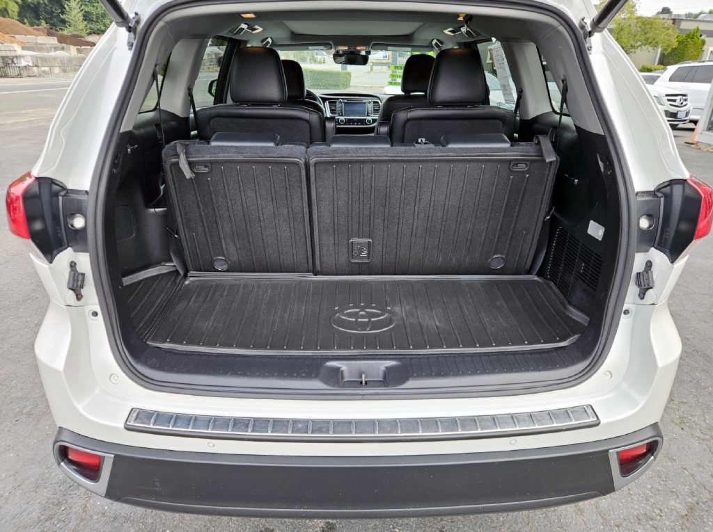 Photo 16 of this TOYOTA HIGHLANDER