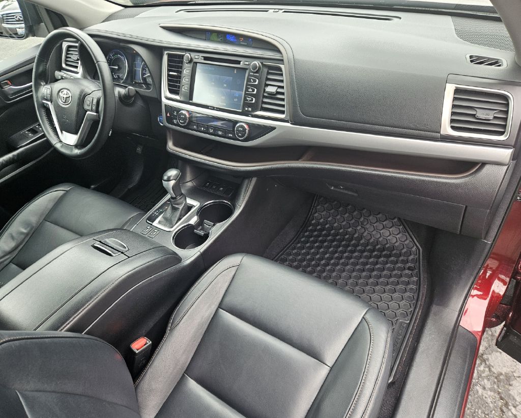 Photo 13 of this TOYOTA HIGHLANDER