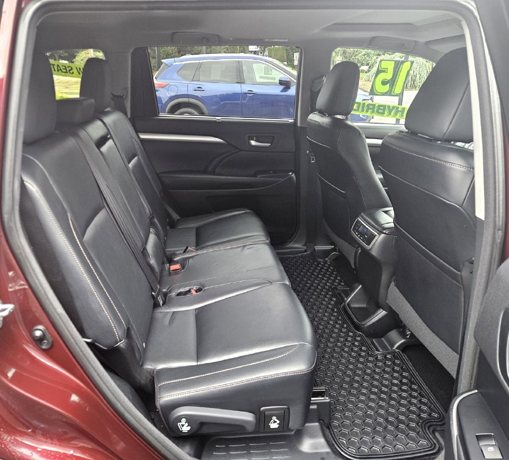 Photo 14 of this TOYOTA HIGHLANDER