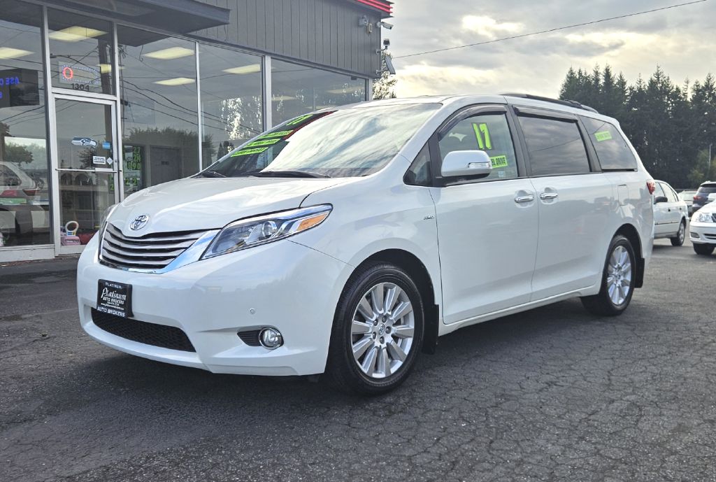 2017 TOYOTA SIENNA