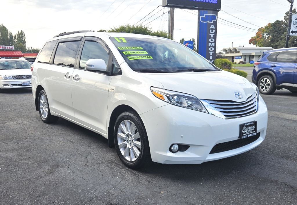 Photo 4 of this TOYOTA SIENNA
