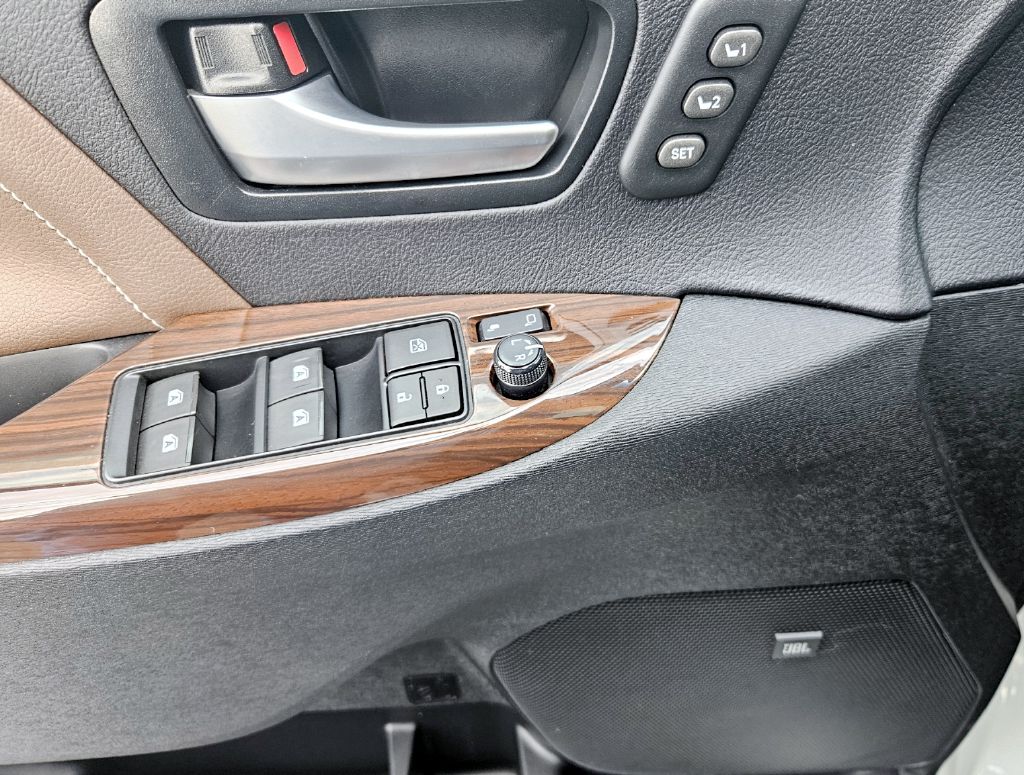 Photo 18 of this TOYOTA SIENNA