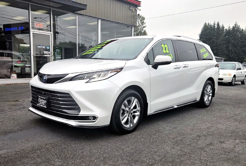2022 TOYOTA SIENNA