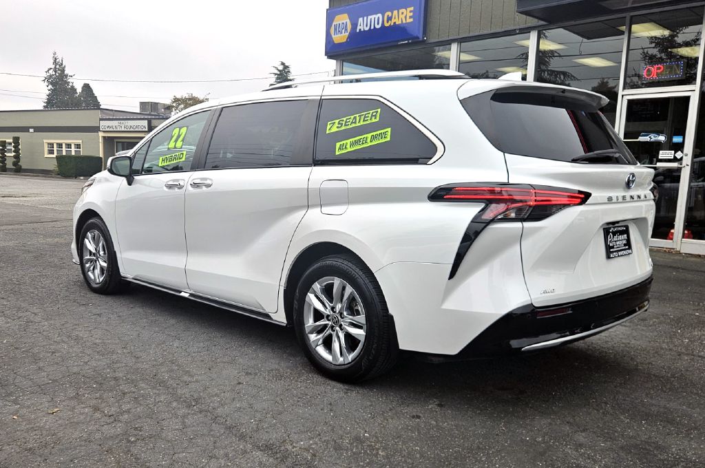 Photo 3 of this TOYOTA SIENNA