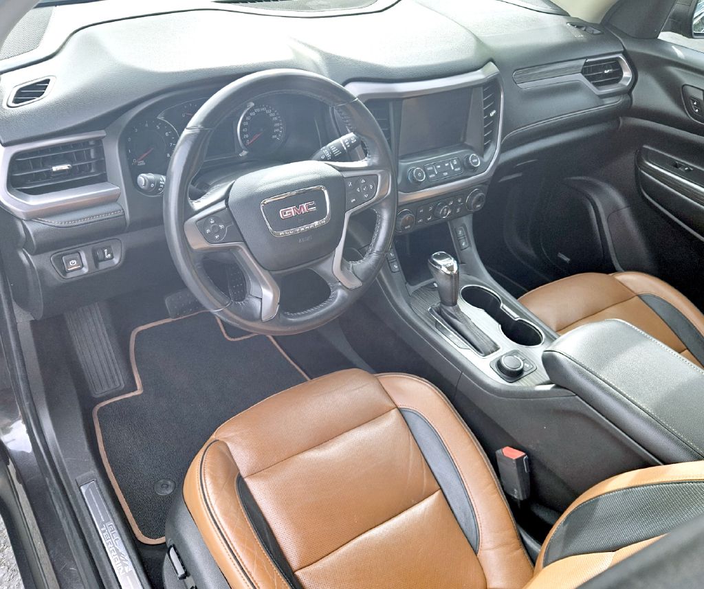 Photo 9 of this GMC ACADIA
