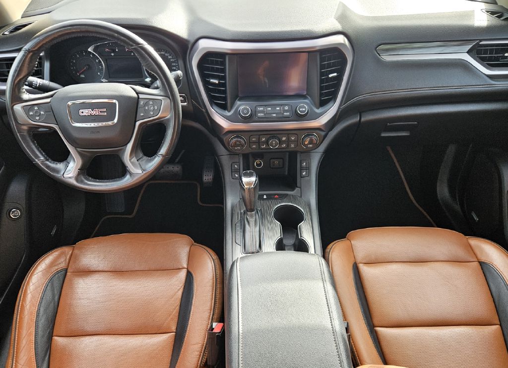 Photo 11 of this GMC ACADIA