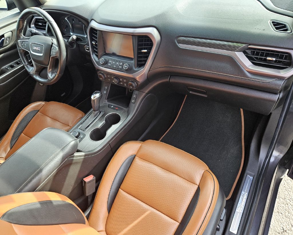 Photo 13 of this GMC ACADIA