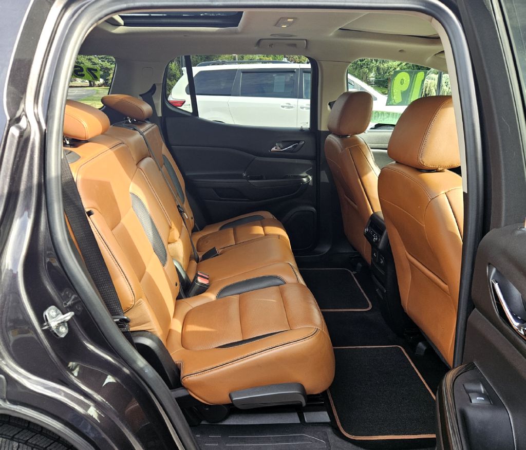 Photo 14 of this GMC ACADIA
