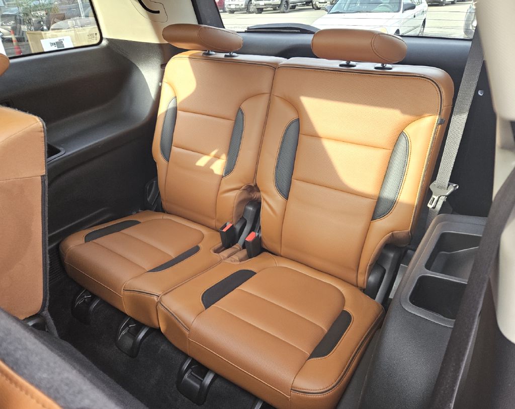 Photo 15 of this GMC ACADIA