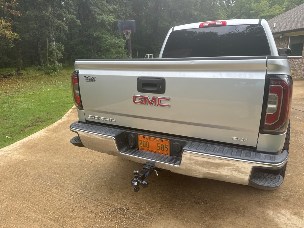 Photo 23 of this GMC SIERRA