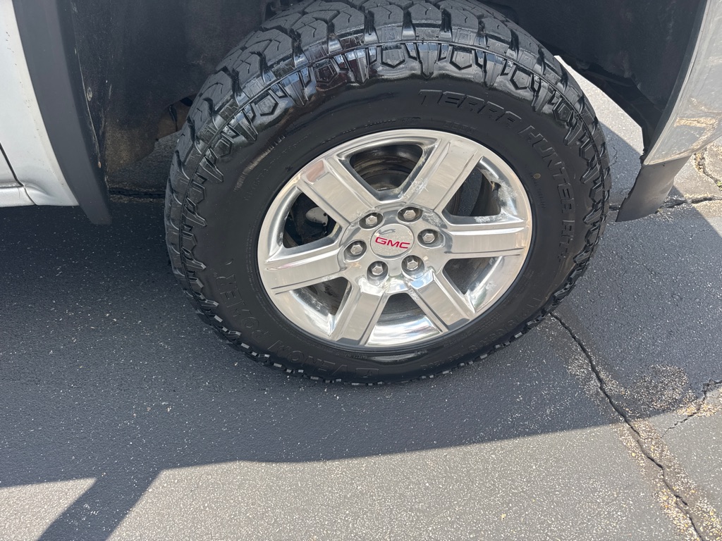 Photo 20 of this GMC SIERRA