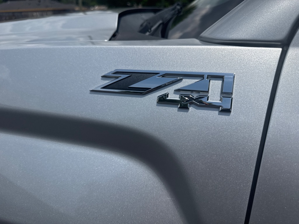 Photo 24 of this GMC SIERRA