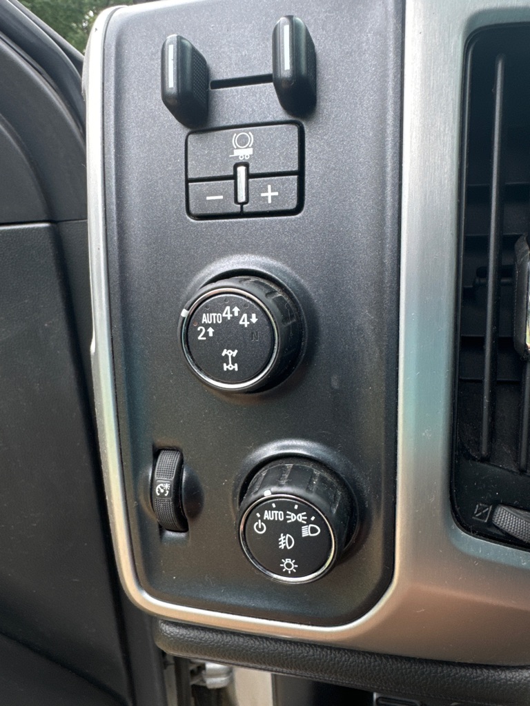 Photo 11 of this GMC SIERRA