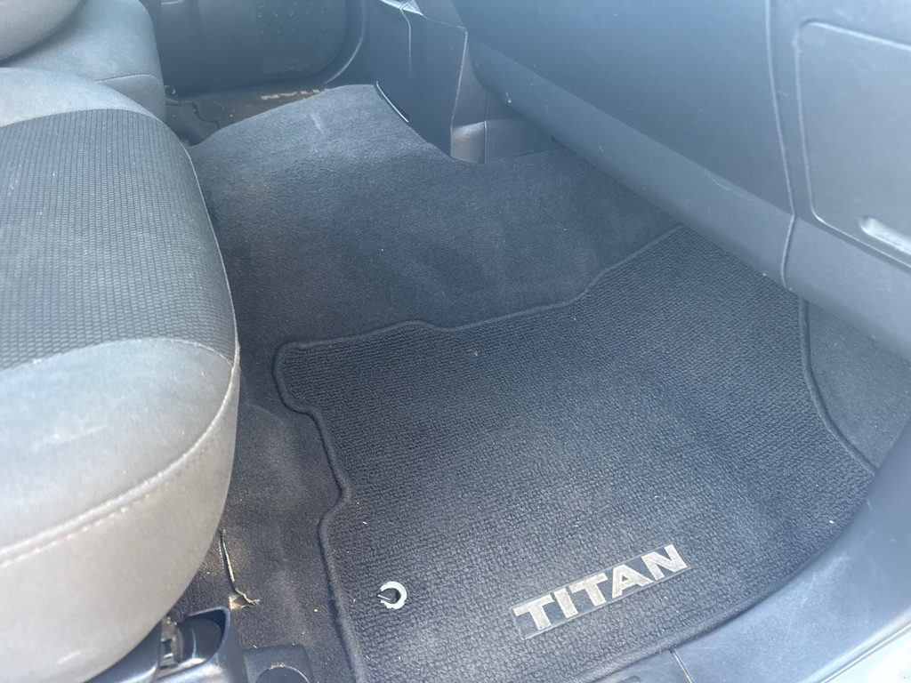Photo 25 of this NISSAN TITAN