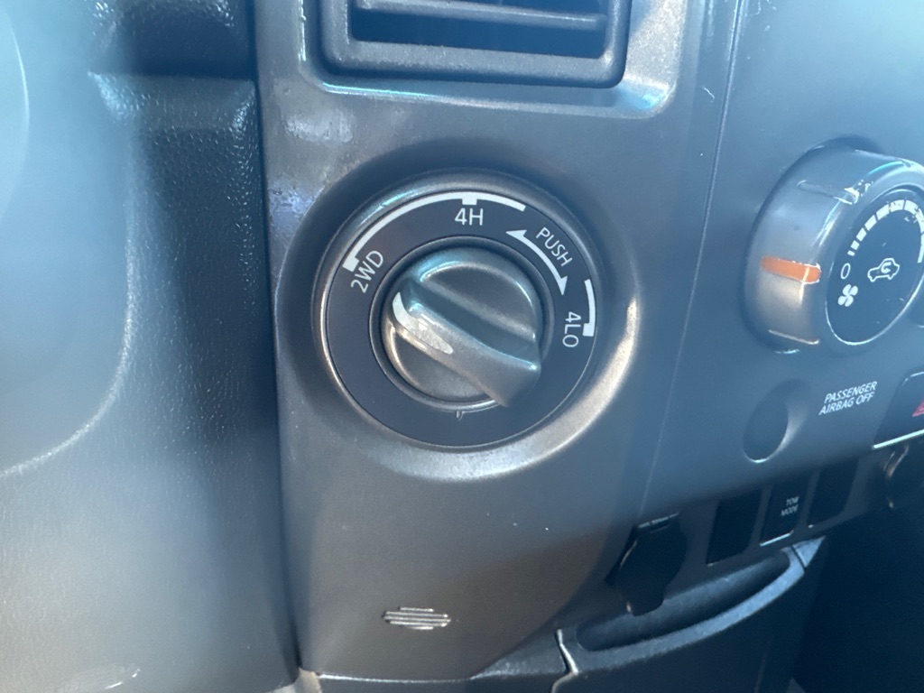 Photo 37 of this NISSAN TITAN