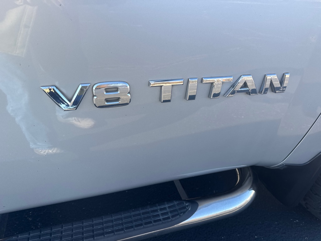Photo 22 of this NISSAN TITAN